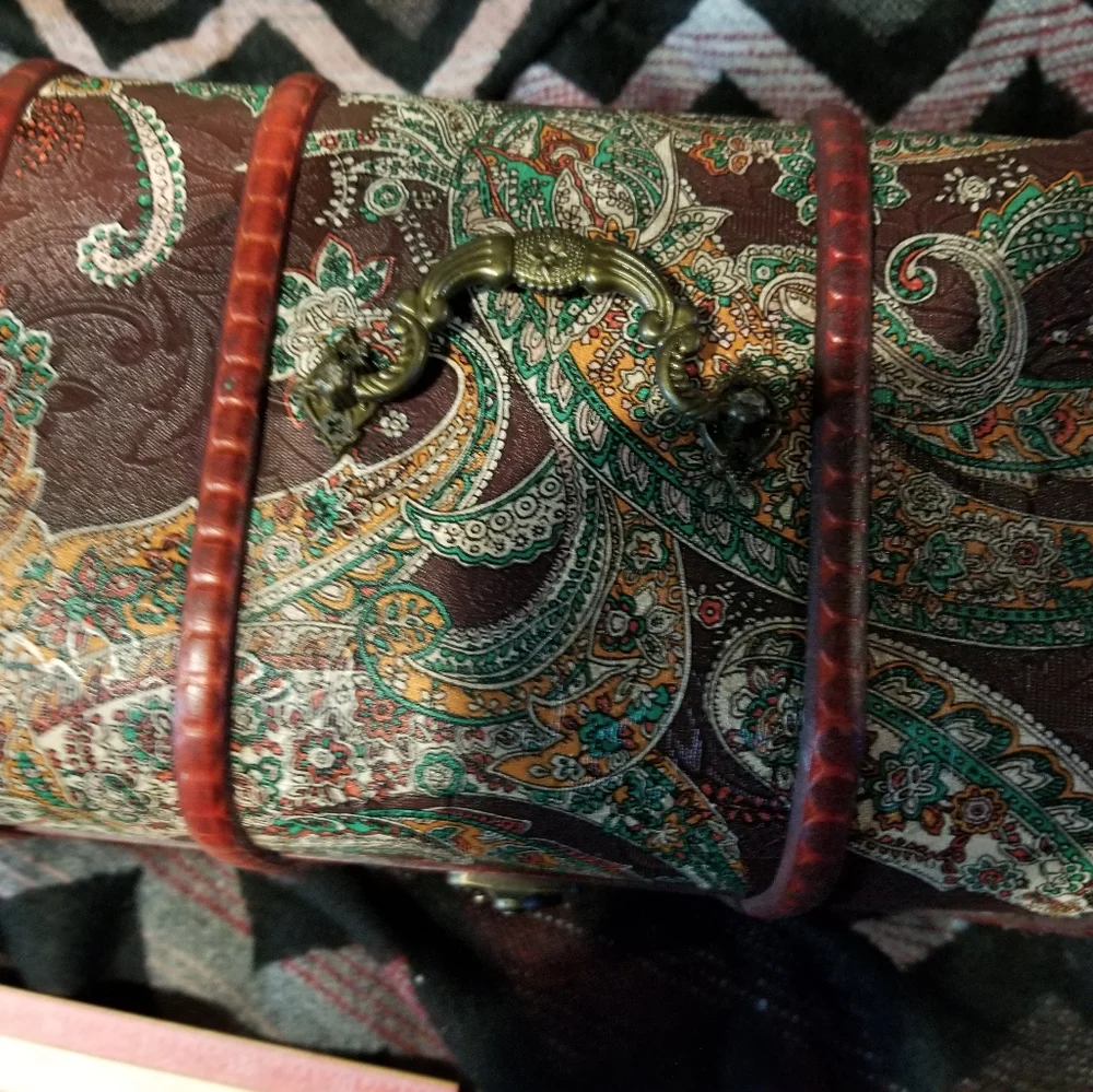- Decorative Flowery Wooden Jewelry Box large - NWOT